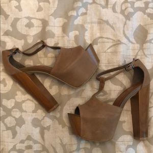 Jessica Simpson platform heel.